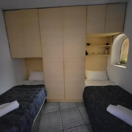 Luxury Flat In * 卡普里